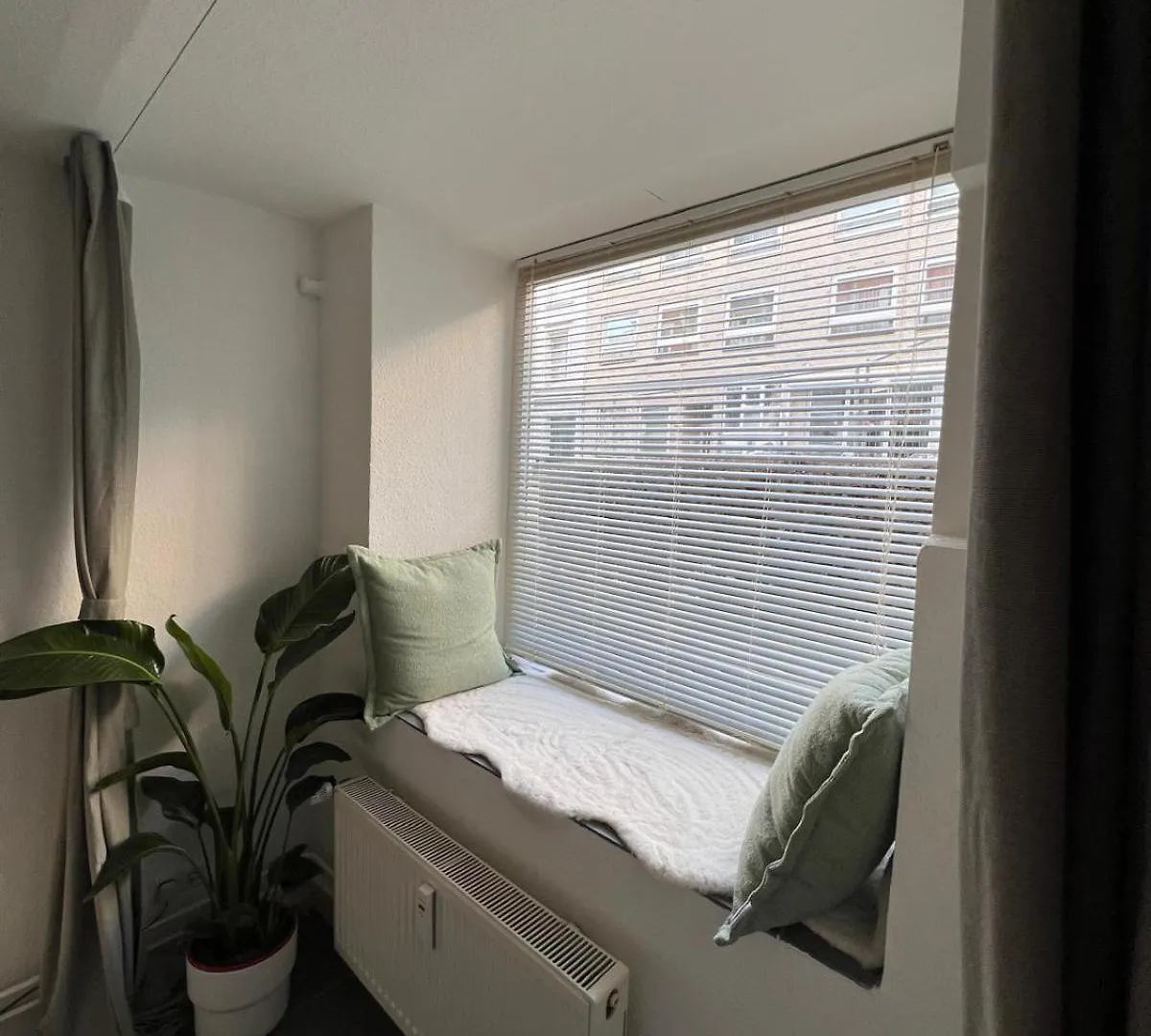 Charmante Souterrain Altbau Wohnung In Alsternaehe Hamburg Apartment